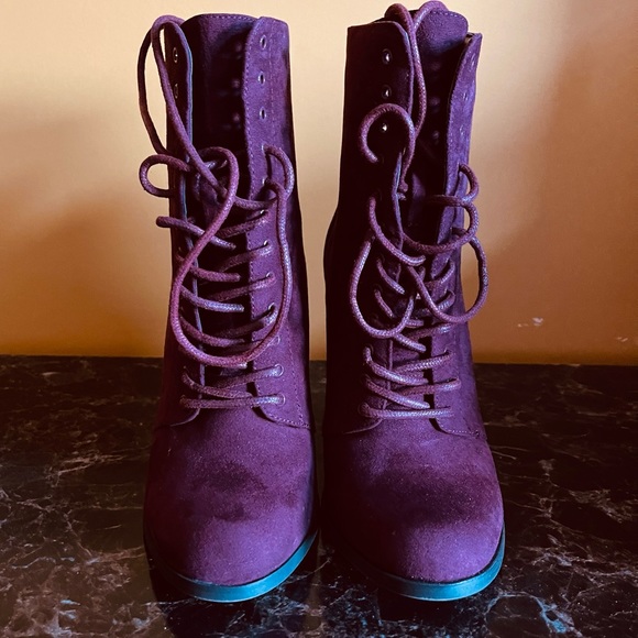 Jus Fab Boots - Picture 2 of 7